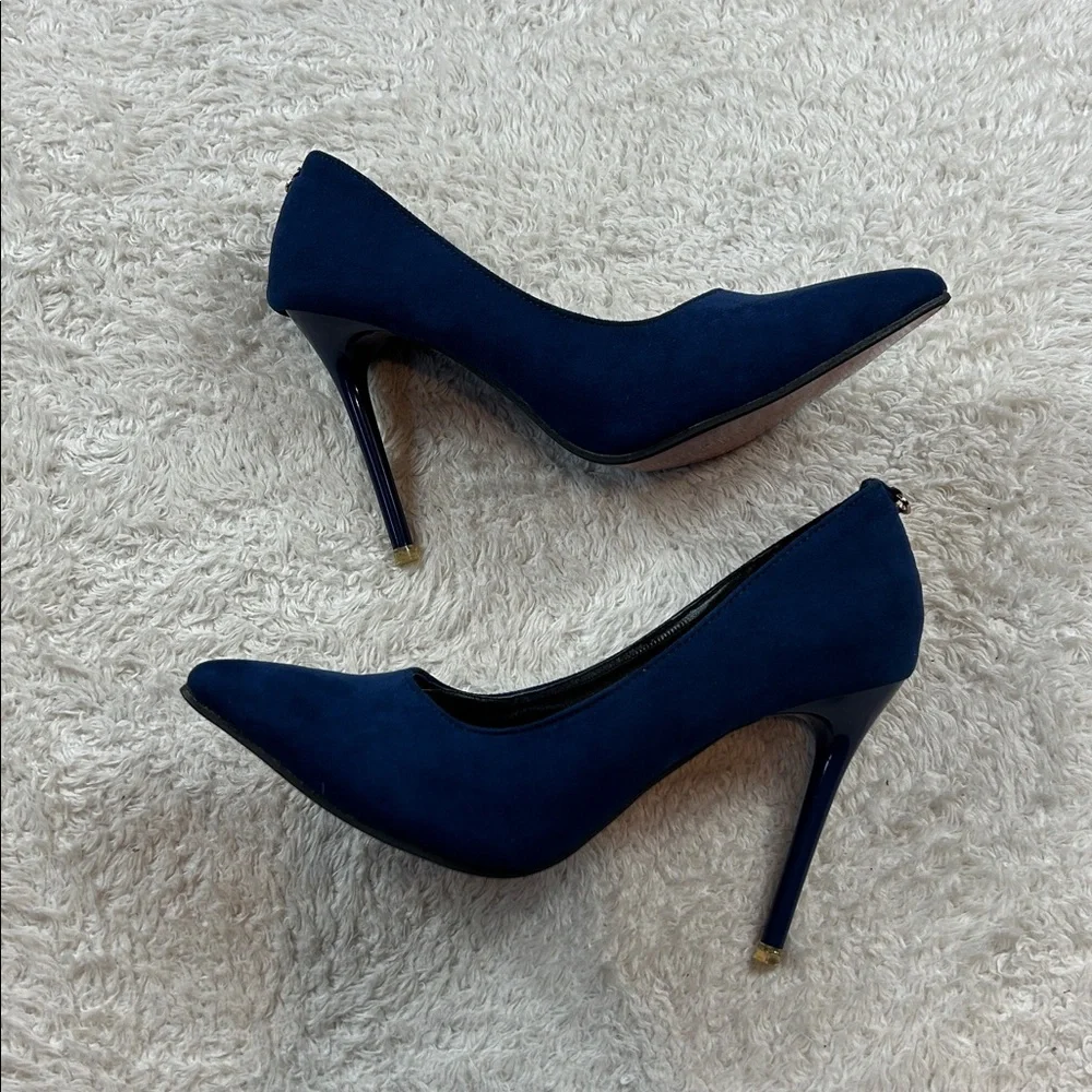 Beryl navy polue‎ pointed toe stiletto heels, size 39 or 7